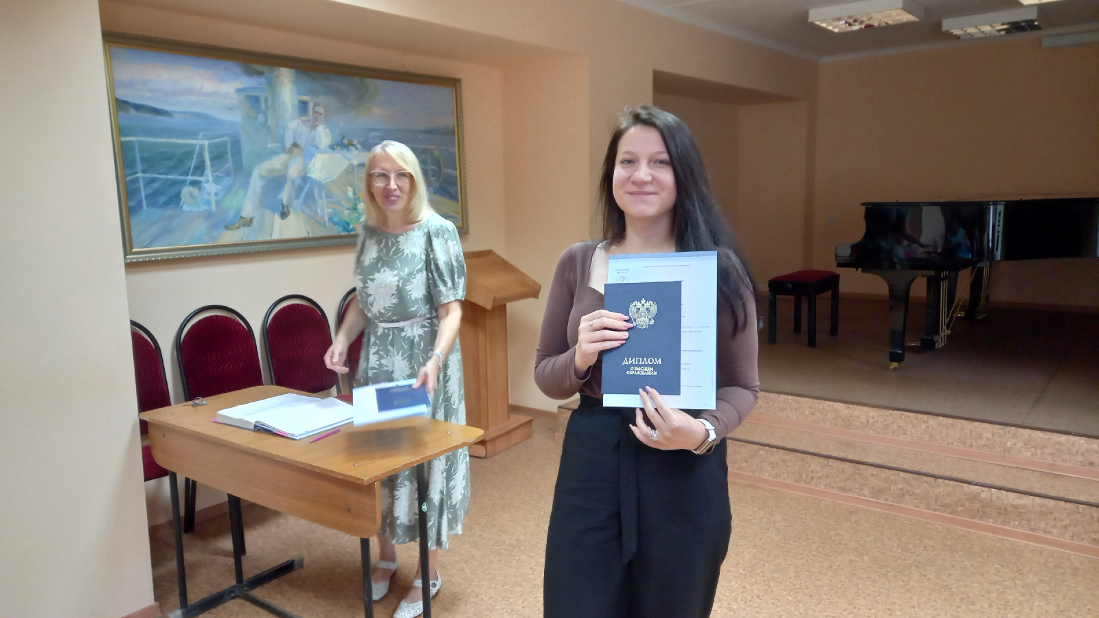 25 июля прошло вручение дипломов бакалавра выпускникам профиля «Изобразительное искусство».